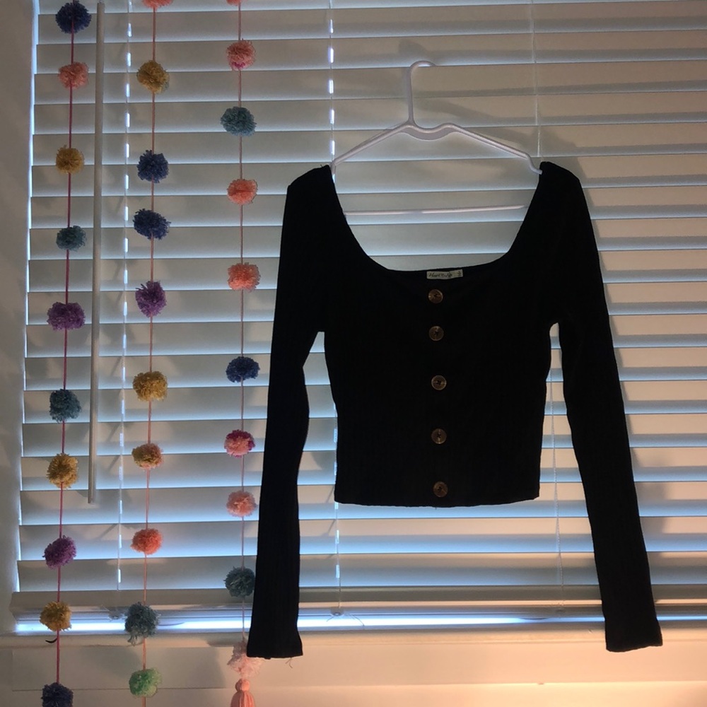 Long sleeve crop top
